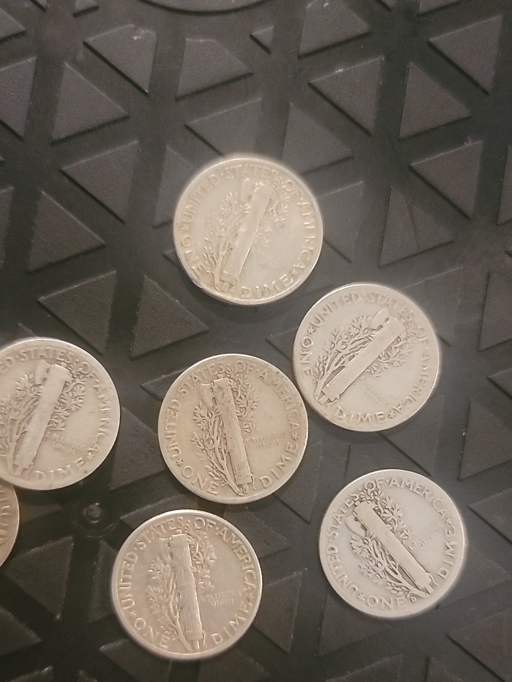 Lot of 7 Mercury Dimes 90% Silver - 1929 1936 1937 1944 1944 1945 1945 Winged - Picture 10 of 10